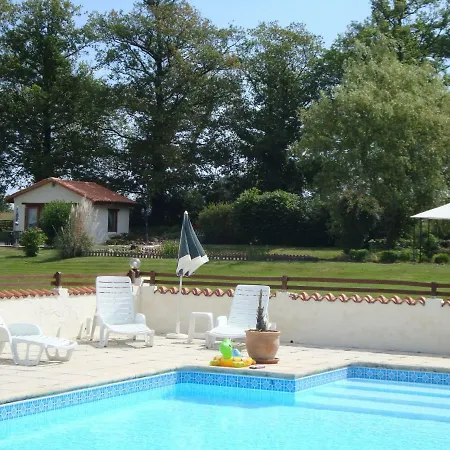 La Croix Gîtes Pressignac Extérieur photo